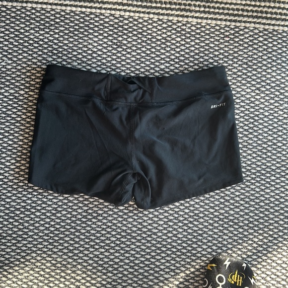 Nike Running Shorts - Picture 2 of 6